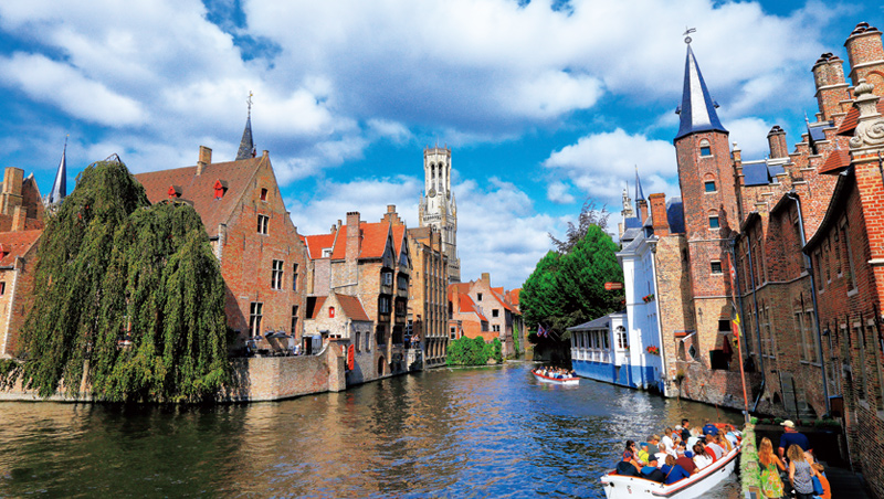 運河穿越的布魯日歷史中心是歐洲小型夢幻水鄉的代表。